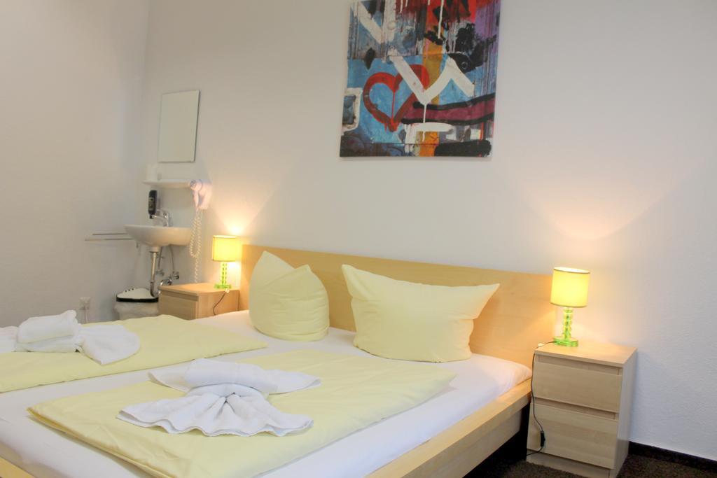 Pension Central Hostel Berlin Exterior photo
