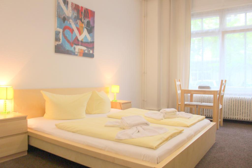 Pension Central Hostel Berlin Exterior photo
