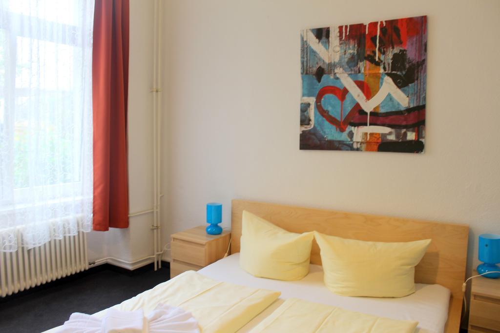 Pension Central Hostel Berlin Exterior photo