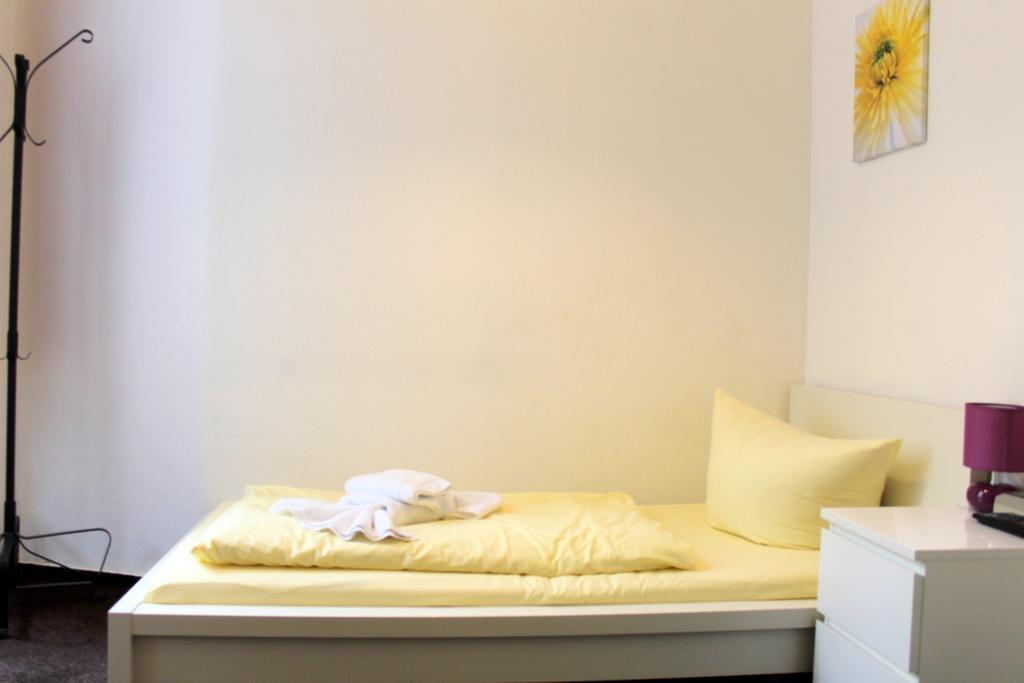 Pension Central Hostel Berlin Exterior photo