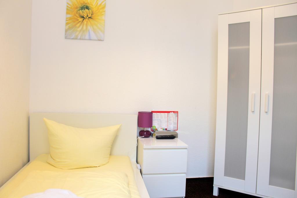 Pension Central Hostel Berlin Exterior photo